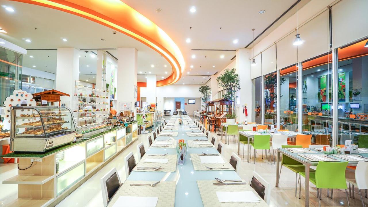 Harris Center 4*