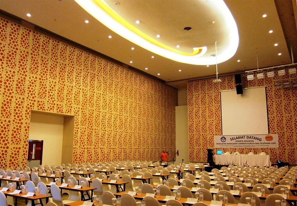 Harris Center Batam