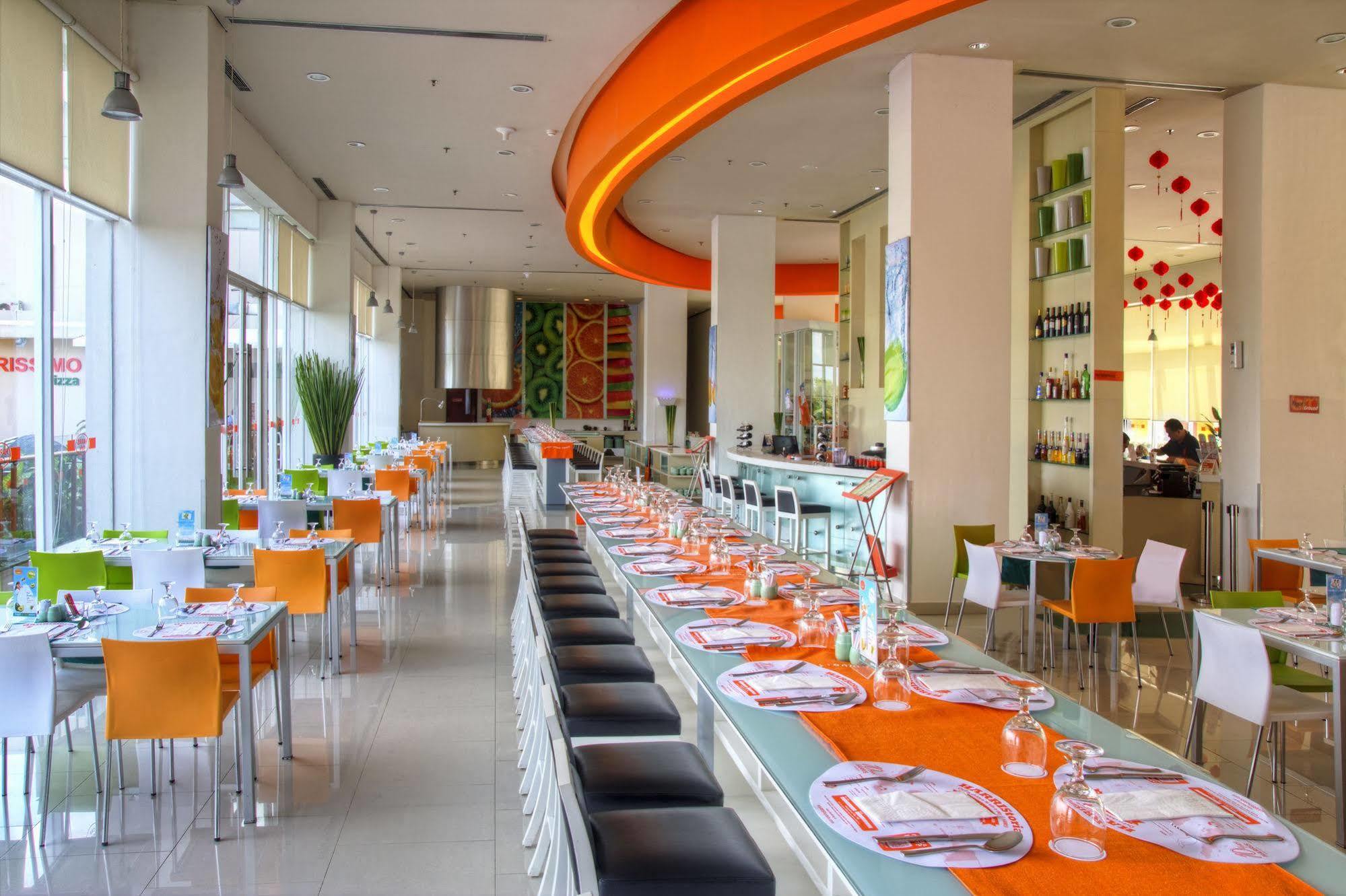 Harris Center 4* Batam