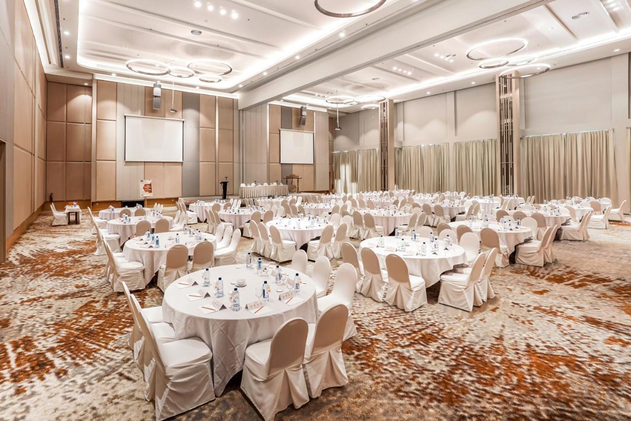 Harris Center Batam